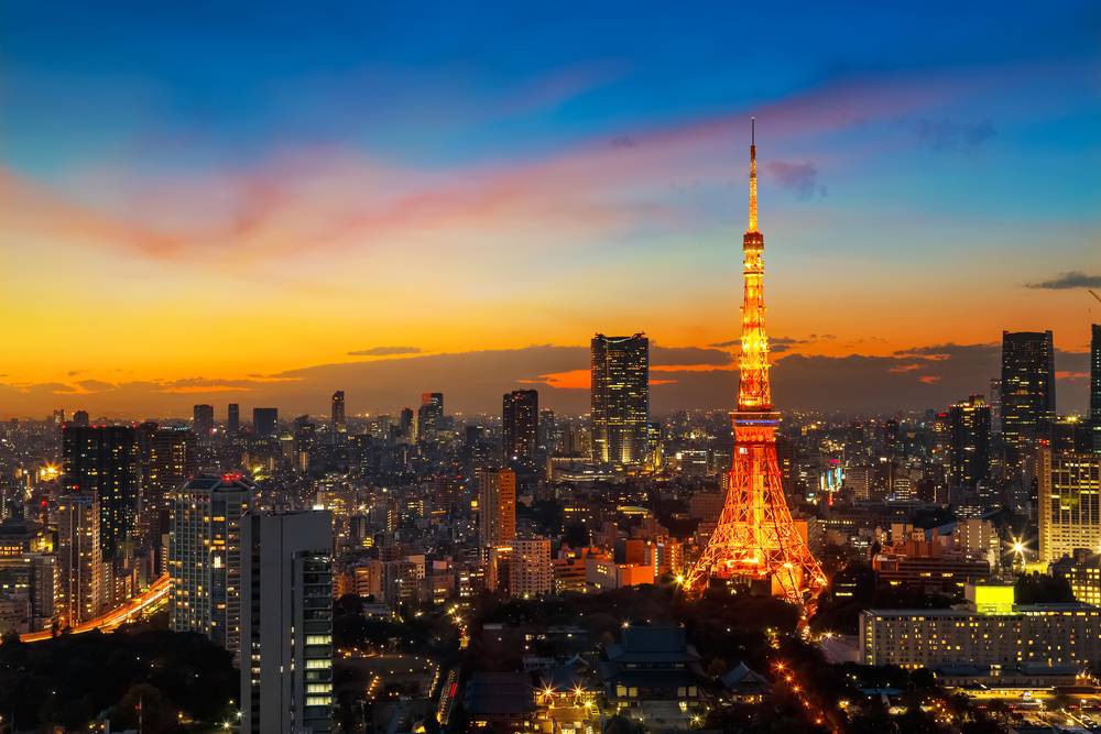 Tokyo Tower. Zdroj: https://www.japanrailpassnow.co.uk/wp-content/uploads/2016/09/1000x667xTokyo-Tower-Twilight.jpg.pagespeed.ic.v--7MyZLBT.jpg
